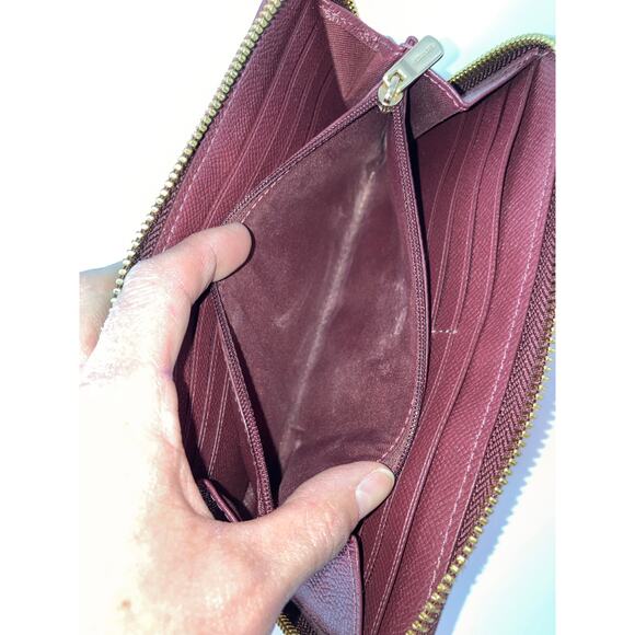 COACH 54007 LARGE WINE CROSSGRAIN LEATHER WALLET - Picture 14 of 16